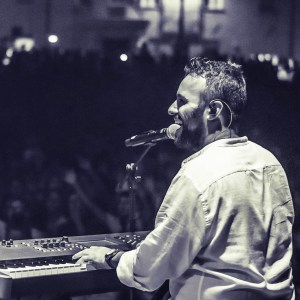 STEFANO CUCCARONI CANTANTE E TASTIERISTA PERGOLA FOTO
